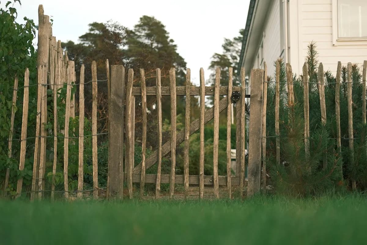 Rustic fence build